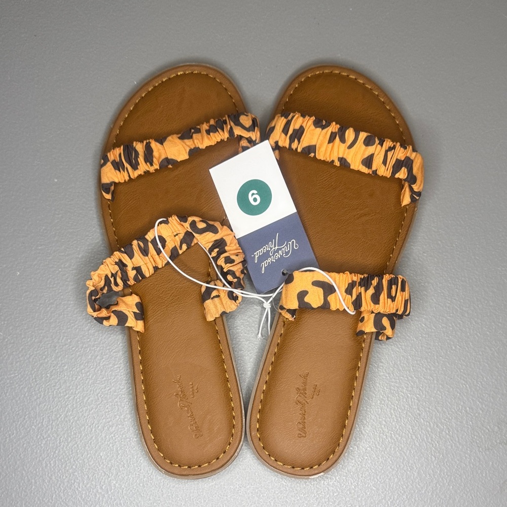 Vintage thread size 9 new with tags sandals